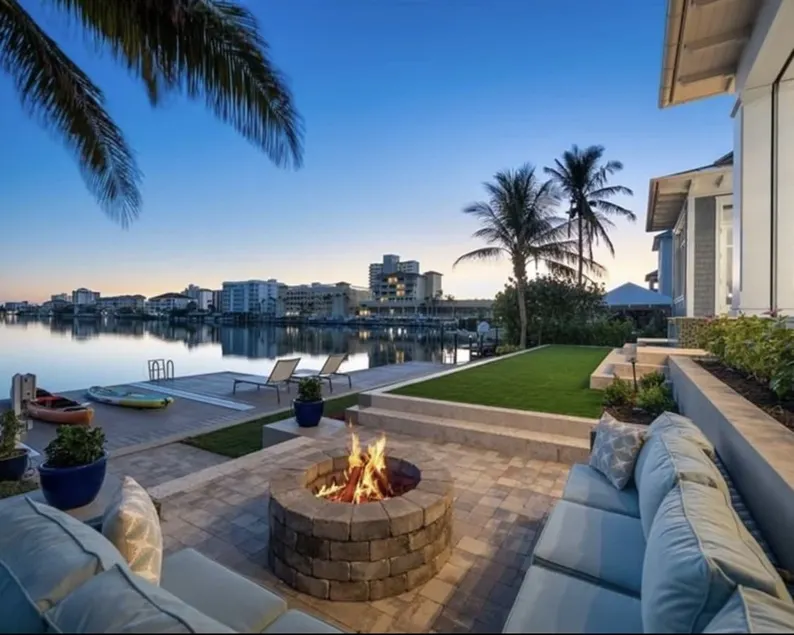 Luxury Bayfront Retreat, Steps to Beach - Image 1