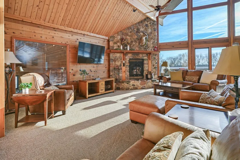 Lodge w/ Indoor Pool, Along Devil's Lake Park - Image 1