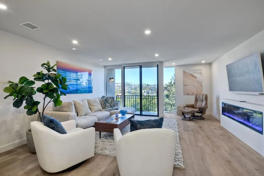 Oceanfront Luxury Remodel Pool Walk 2 Dining - Image 1