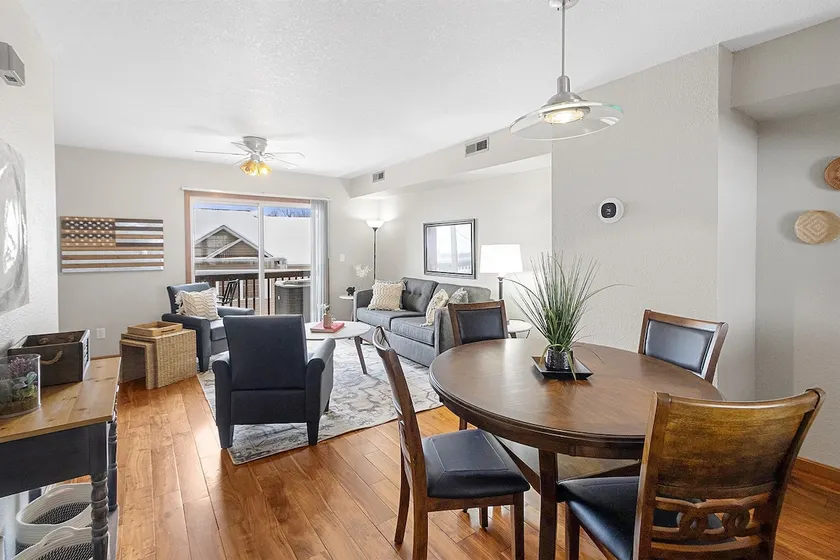 Updated-100Mbps-Smart TV-3 TVs-Full Kitchen-W/D - Image 1