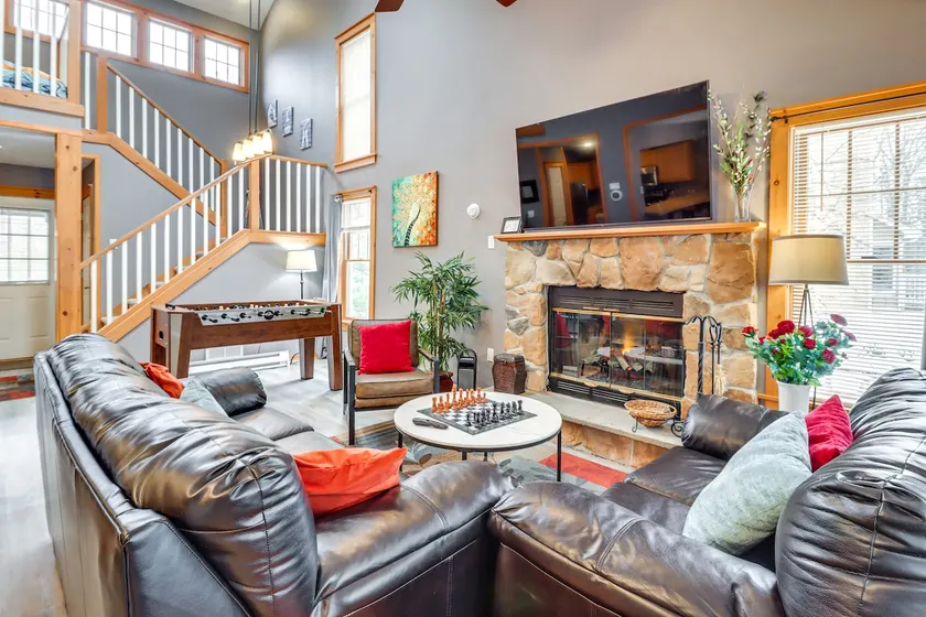'Cozy Cove' Near Waterparks, Zip Line, Ski & More - Image 1