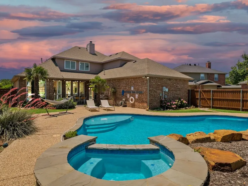 Southern Charm & Luxury Living - BBQ & Pool - Image 1