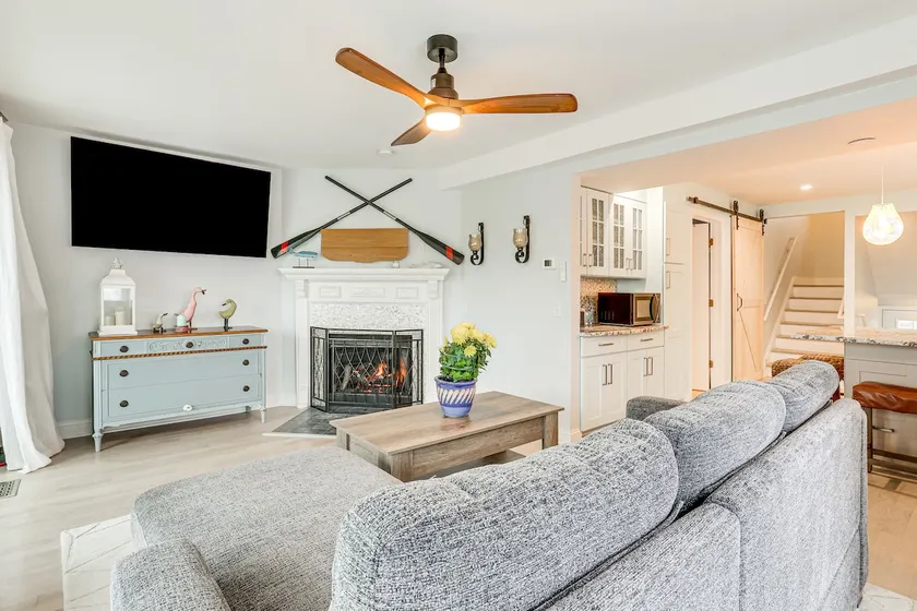 Bright Milford Beach House w/ Outdoor Shower - Image 1