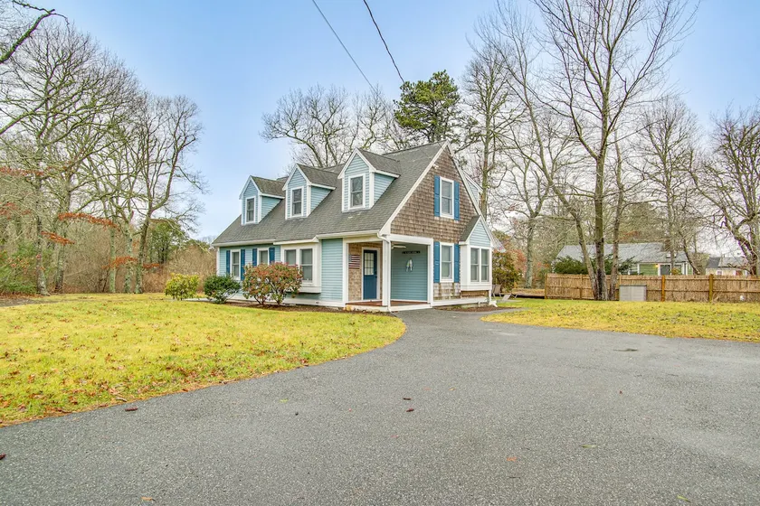 Fish, Golf & Relax Beachside: South Yarmouth Gem! - Image 1