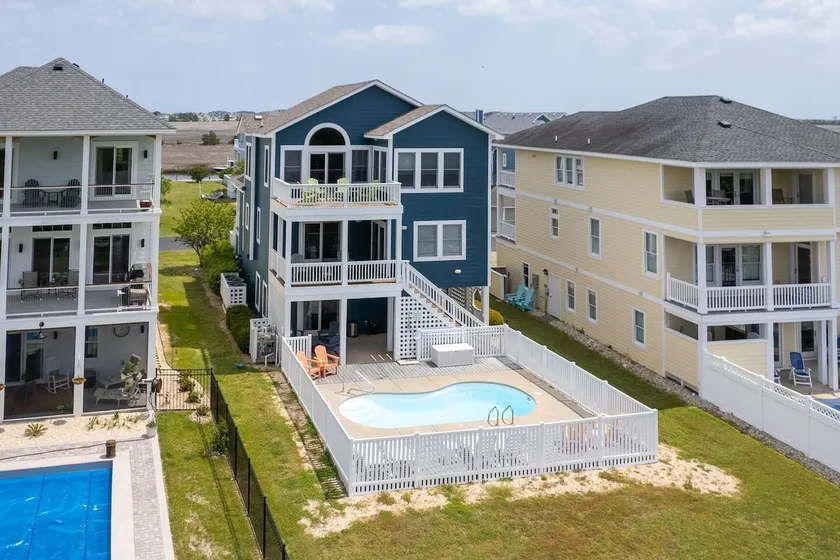 Waterfront,Pool,Game Room,Beach,DeepWaterAccess - Image 1