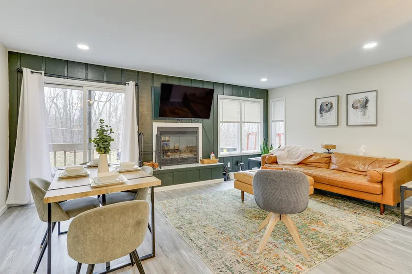 East Stroudsburg Townhouse < 1 Mi to Ski Area! - Image 1