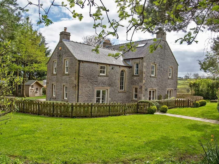7 Bed in Buxton oc-93808 - Image 1