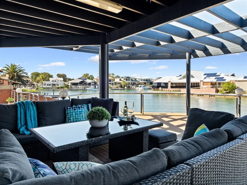 Cambria Island Retreat - Image 1