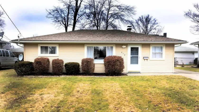 3BR 1Bath | Fully Fenced Yard with Garage - Image 1
