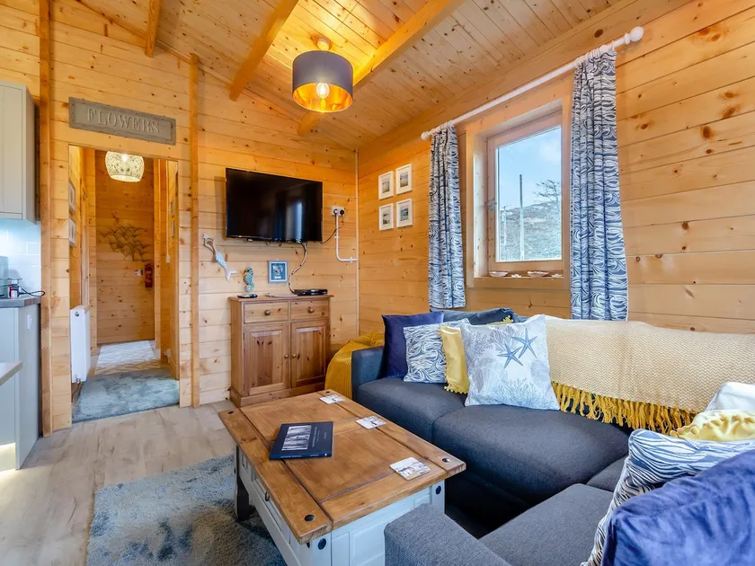 Seashell Lodge - Image 1