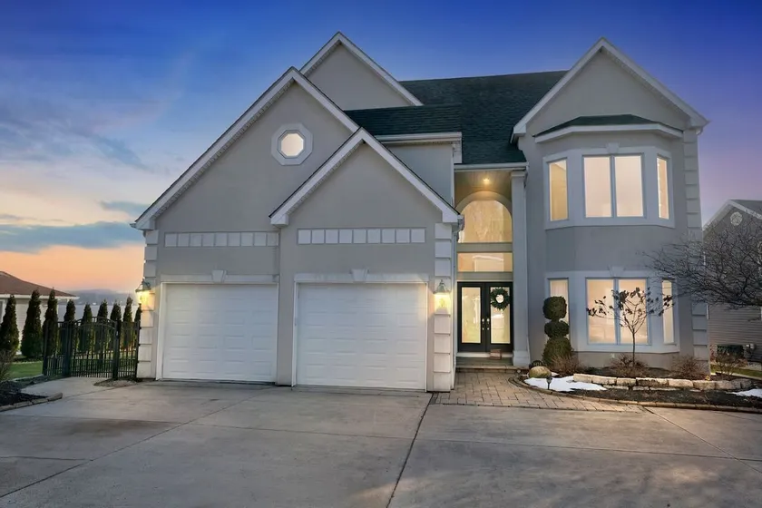 Horton Beach Lake House: Summer Lakefront Getaway - Image 1