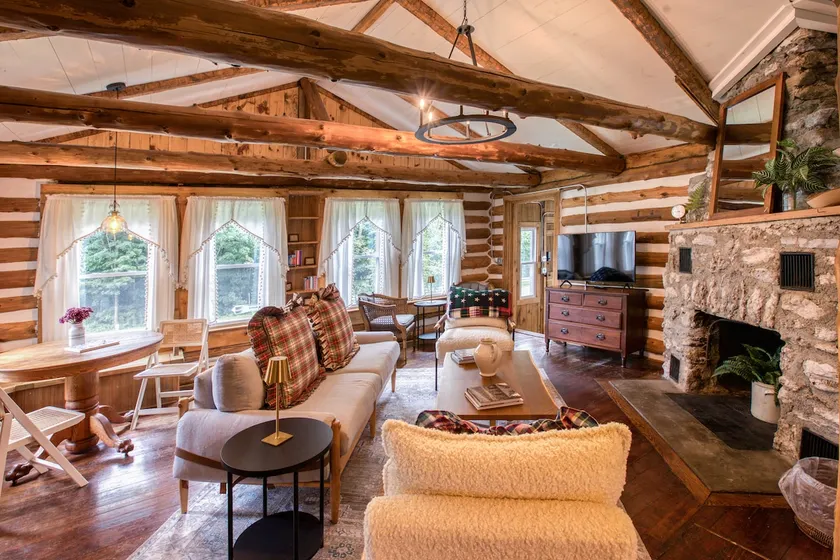 Cozy Log Cottage in Berkshires on 1.6 Acres! - Image 1