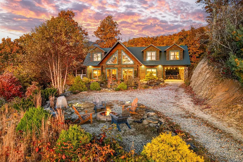 Sleeps 8+ | Vast Views | Hot Tub | Fire Pit - Image 1