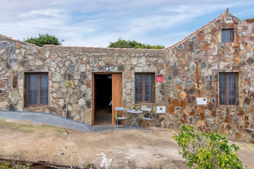 The Canarian patio - Image 1