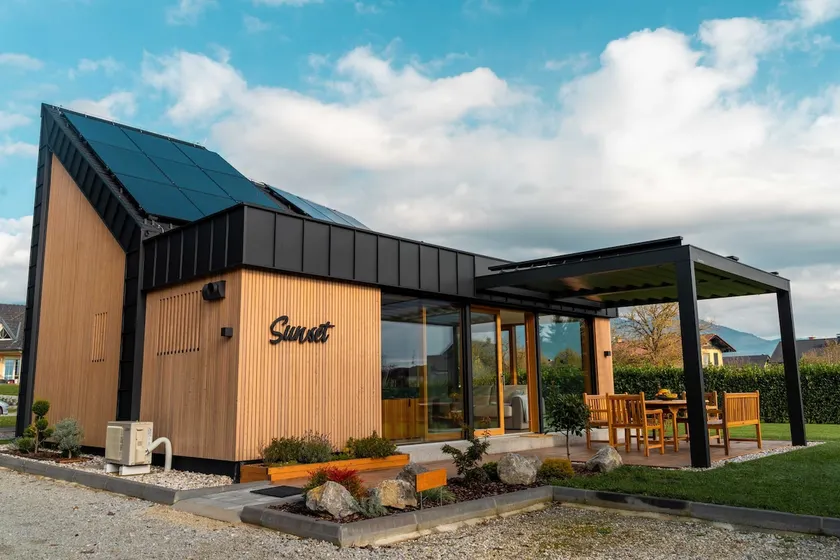 Sunset Holiday Home with Hot tub and terrace - Image 1