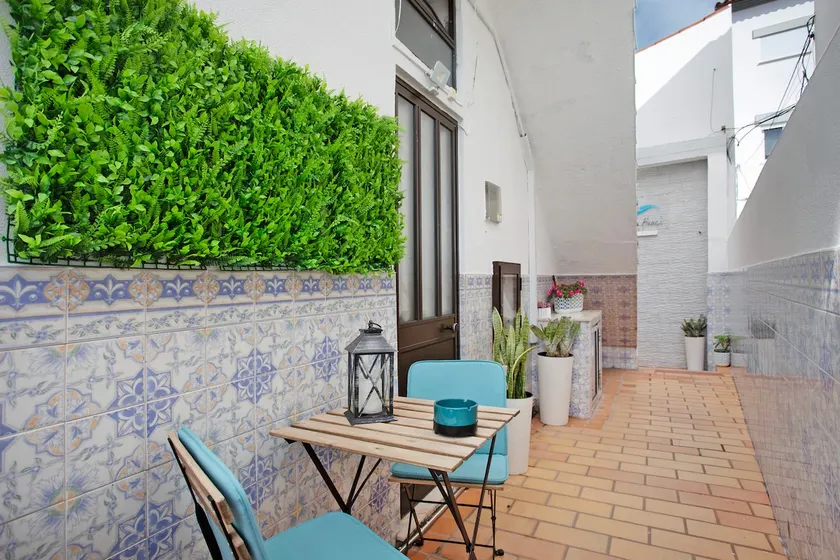 Mar Rosa Free Parking - Image 1