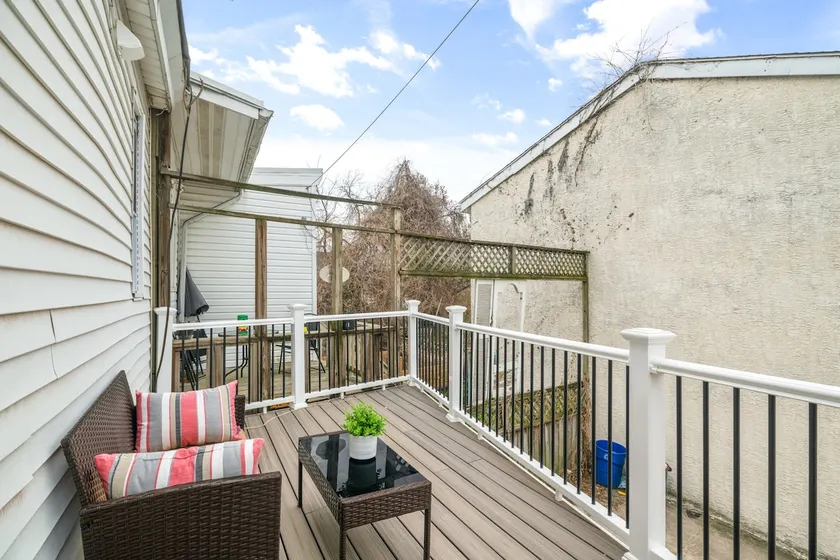 Serene Silverwood – Spacious 2B/2B with Parking - Image 1