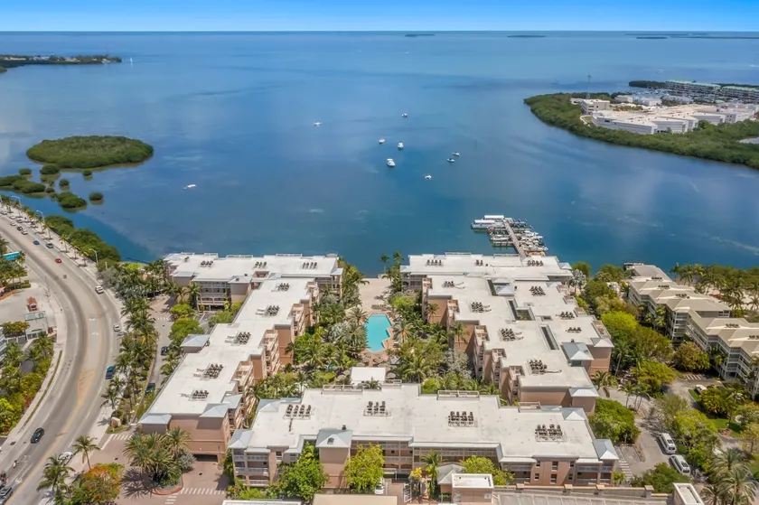 One Bedroom Suite | Beachside Resort - Image 1
