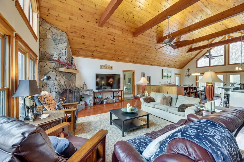 Cabin w/ Hot Tub and WiFi: 4 Mi to Snowshoe Resort - Image 1