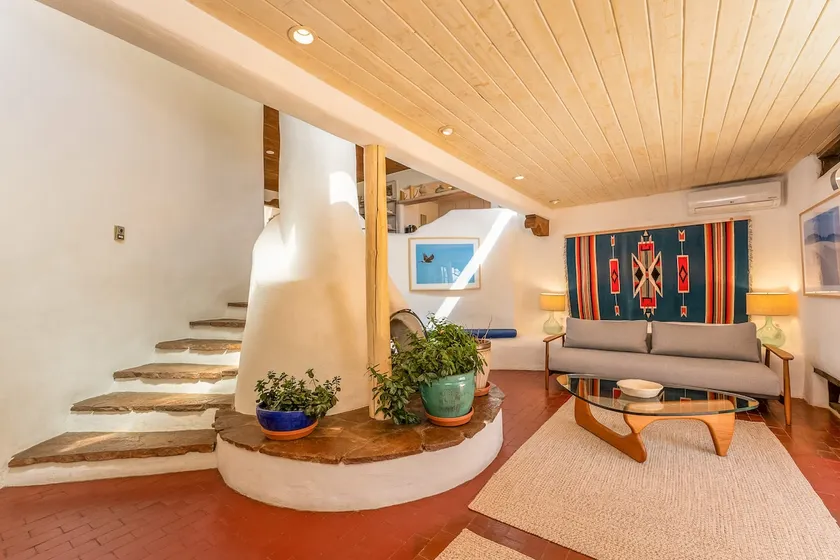 Amazing outdoor space, Mid-Century Interior - Image 1