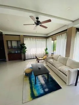 Seaheart Guesthouse - Image 1