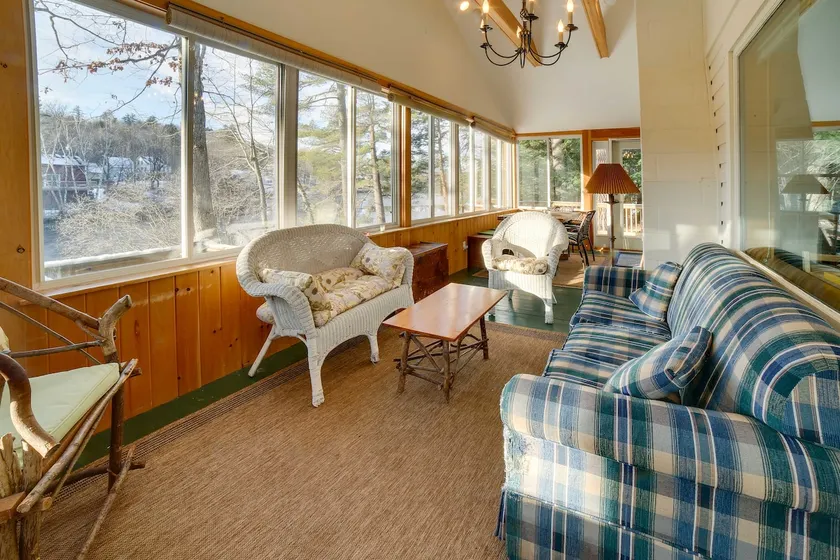 Lakefront Bradford Cottage w/ Dock, Near Skiing! - Image 1