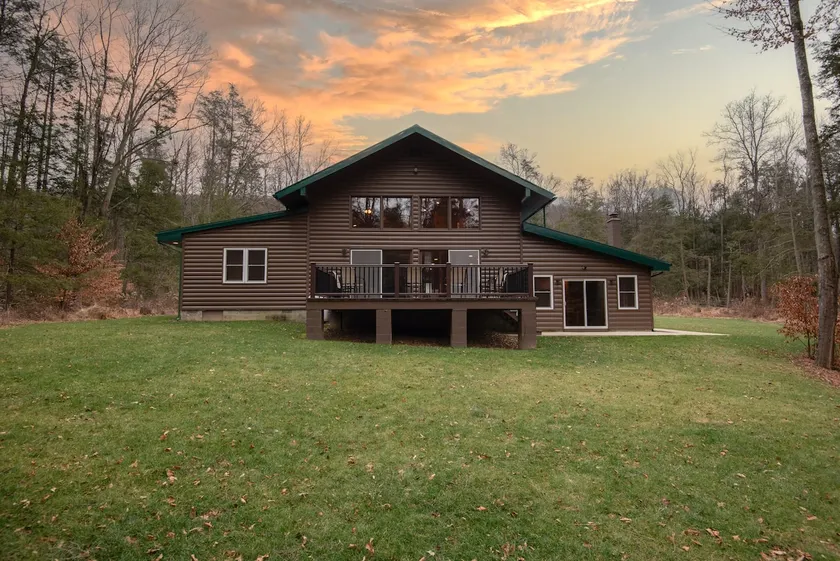 Woodward Family Retreat Near Penns Creek - Image 1