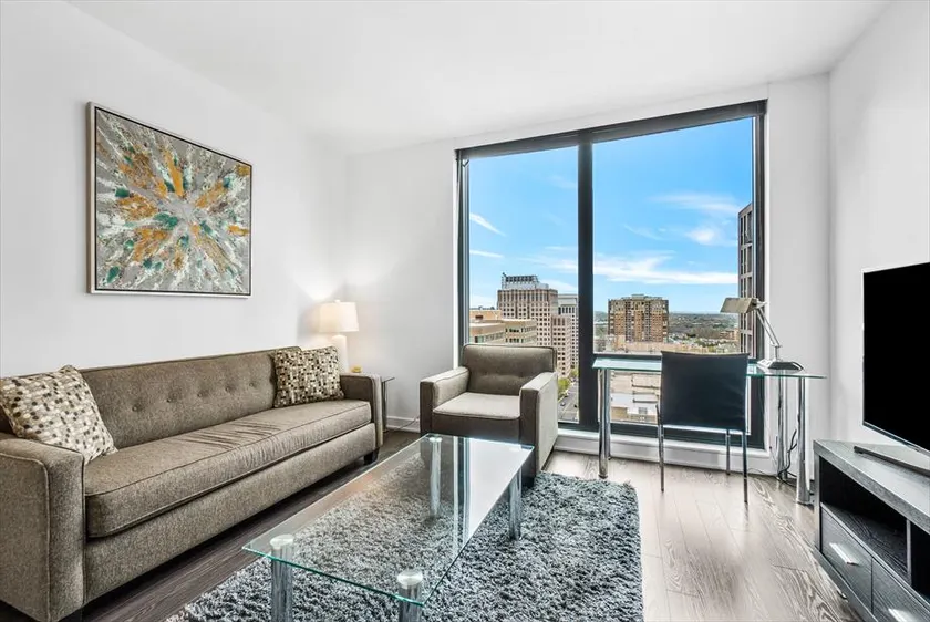 Town Center 1 BR | Heart of Reston | Near Train - Image 1