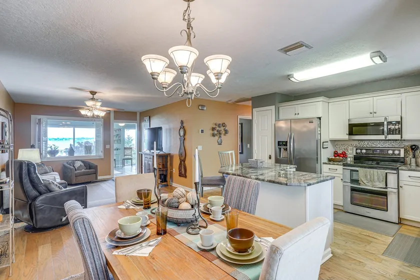 Auburndale Vacation Rental w/ Yard & Lake Views - Image 1
