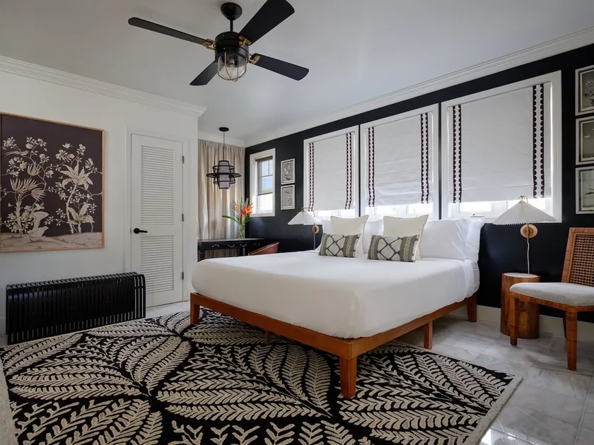 Elegant Puakenikeni Suite- Historic & Ground Floor - Image 1