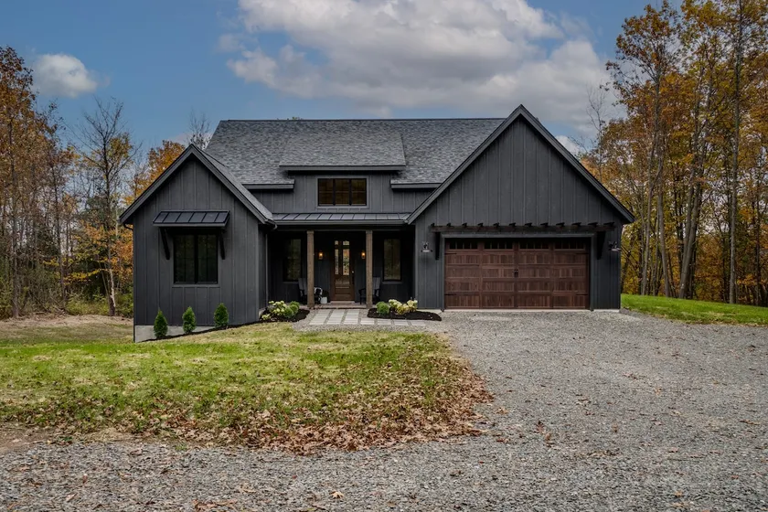 Among the Oaks: Luxury 4 bed home, game room - Image 1