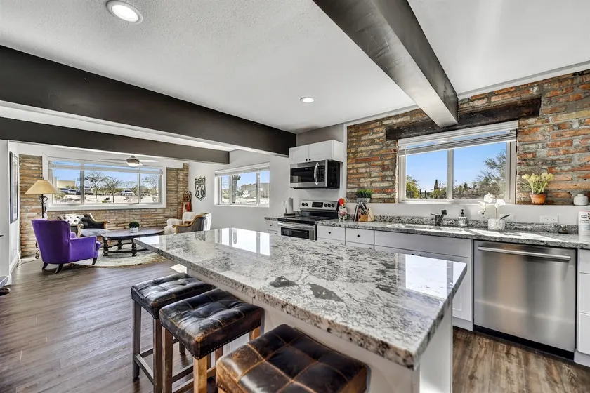 Spacious 1250 Square Feet Completely Remodeled - Image 1