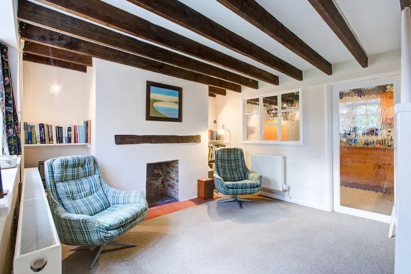 Charming Hilltop Cottage with Panoramic Views - Image 1