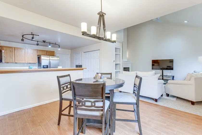 12 Mi to DIA: Cozy Denver Townhome w/ Fireplace! - Image 1