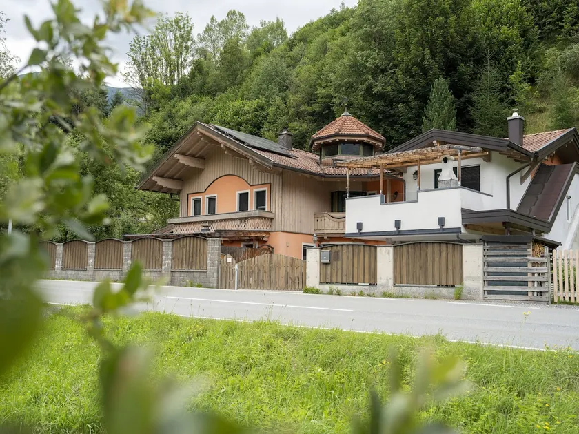 Apartment Neukirchen near Ski Slopes - Image 1