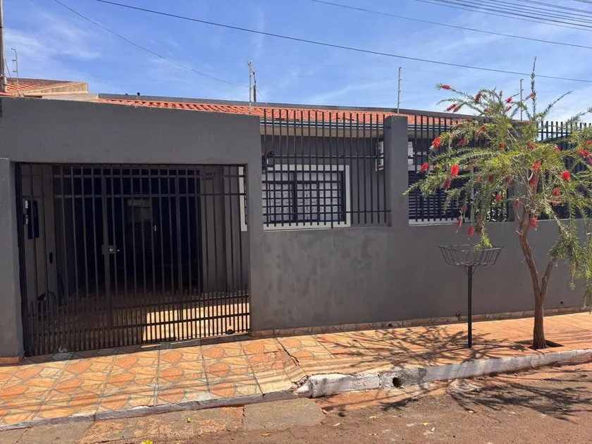 Spacious house with air conditioning in all the bedrooms - Image 1