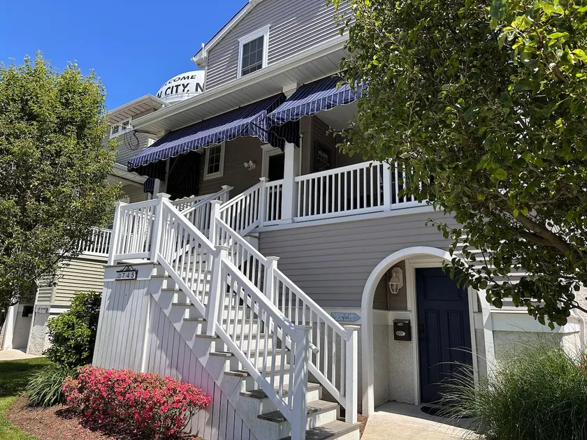 4 BR / 2.5 BA / VIP Beach Parking/ Single Family - Image 1