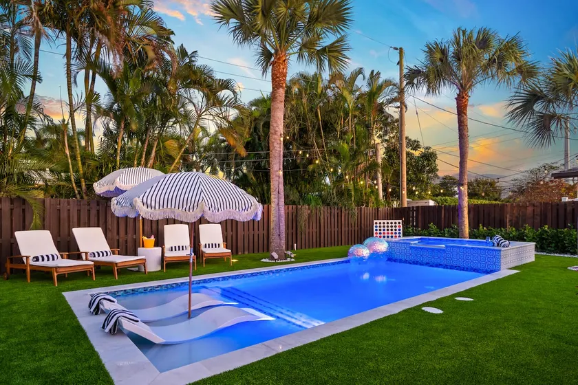 Heated Pool & Hot Tub | 1 mi to Beach | Arcade - Image 1
