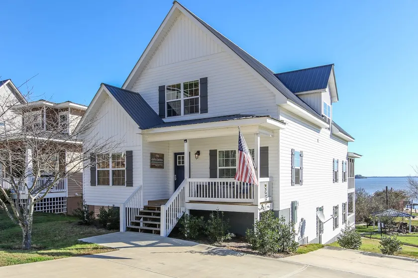 House #46 Grits Carlton Lakefront (no pets) - Image 1