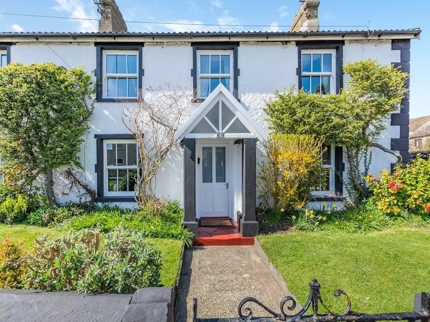 1 Court End Cottage - Image 1