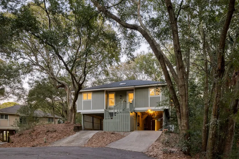 52 Twin Oaks - Conch Cottage by AvantStay - Image 1
