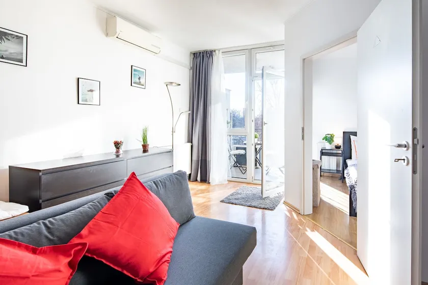 Easy Parking - Sunny - Cozy Home - Image 1