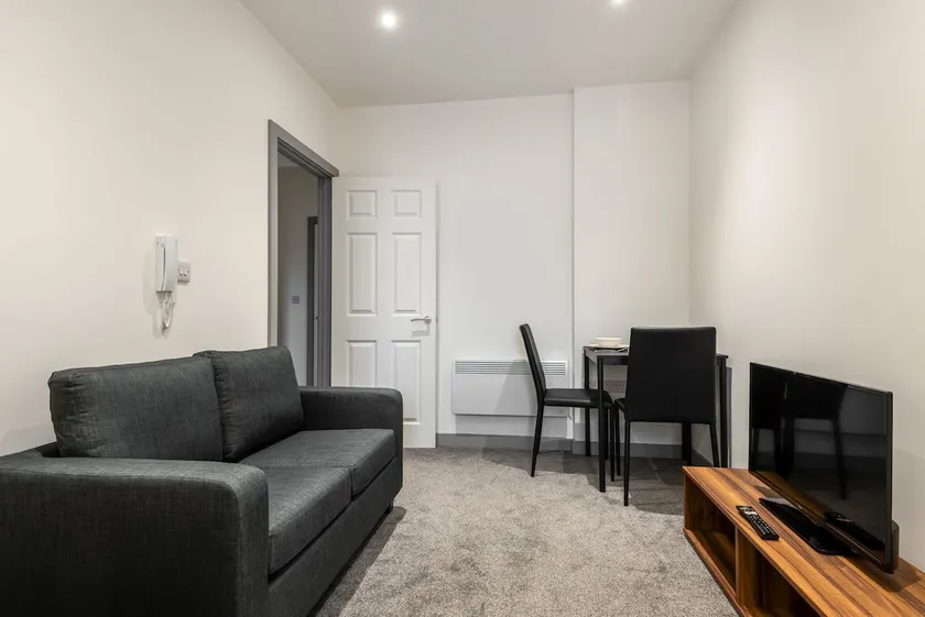 Budget 1 Bed Flat in Central Doncaster - Image 1