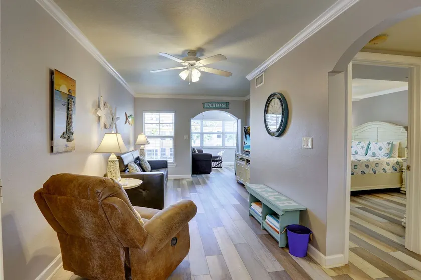 Barefoot Beach Resort - Image 1