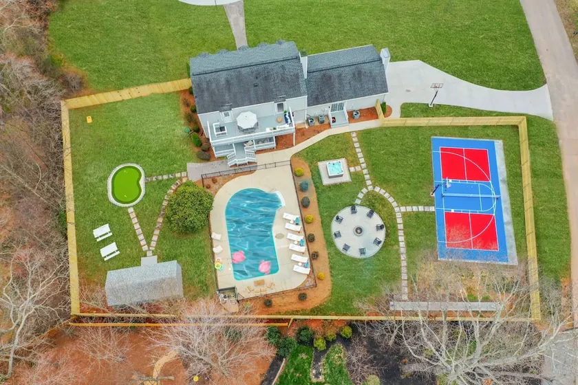 Greensboro Villa with Pool, Hot Tub and Sports - Image 1