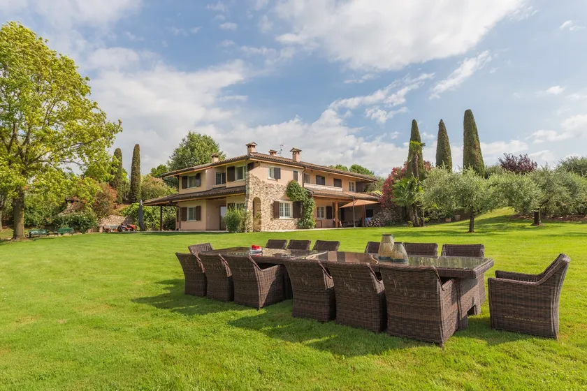 Villa 'Minerva' mit Seeblick, WLAN und Klimaanlage - Image 1