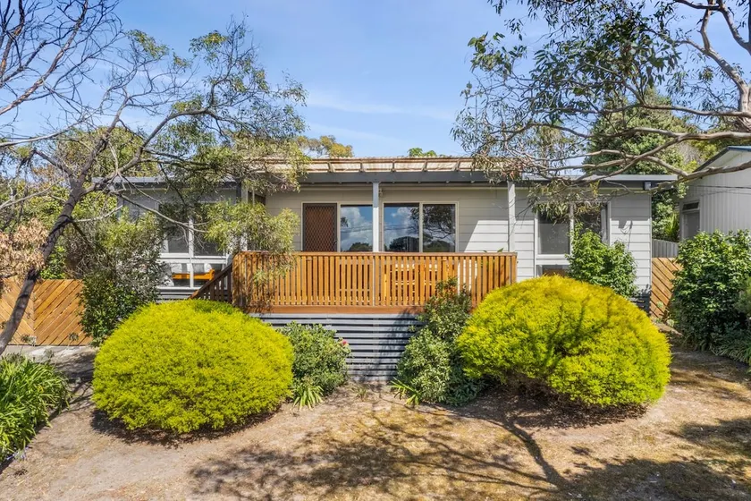 Torquay Boulevard Beach House - Image 1