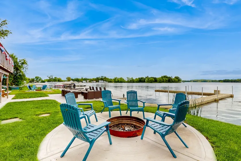 Waterfront Fun! Group Getaway on Lake Marie - Image 1