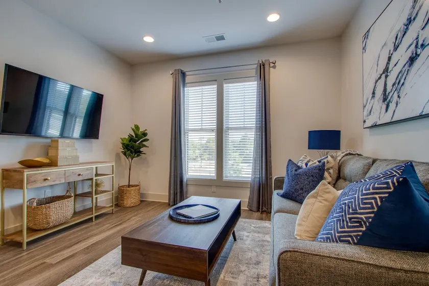 Hip East Nash! New Condo Near Bars & Broadway! - Image 1