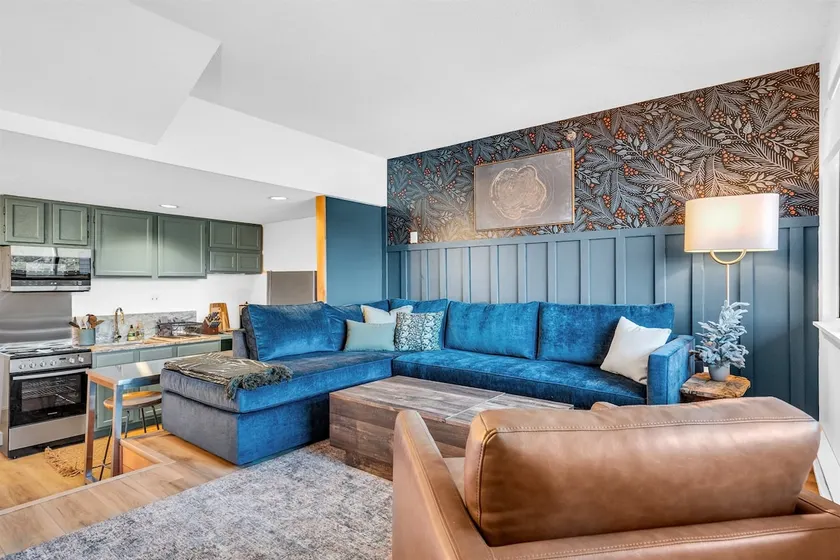 Ski-In/Out Condo with HotTub Sauna & Pool Sleeps 6 - Image 1